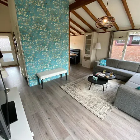 Rekerlanden 119 De Amandelbloesem Schoorldam